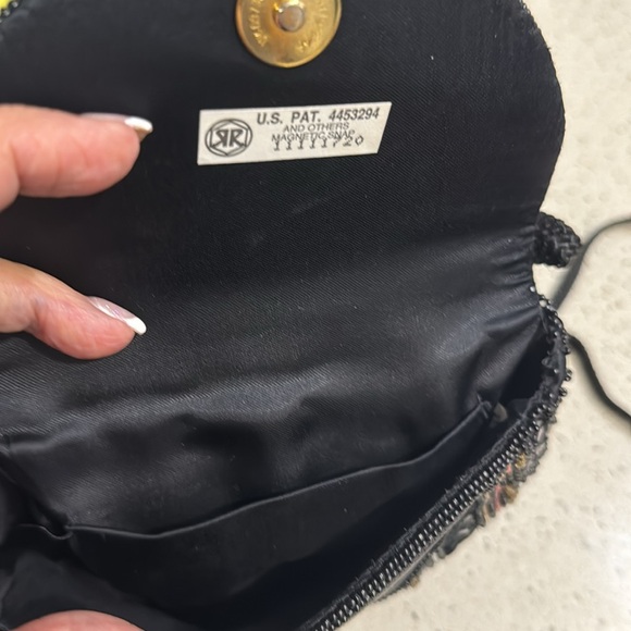 🎉 Host Pick- Stunning, Small Sequin & Beads Evening Bag 🎉 - Picture 3 of 4